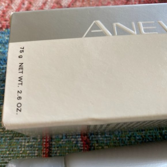 NWT * Avon ANEW Clinical LUMINOSITY Brightening HAND CREAM * SPF 15 *full 2.6 ox - Picture 4 of 6